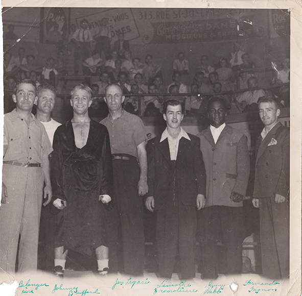 De gauche à droite Joe Bélanger père, Johnny Bouffard, Jos Légaré, Aurélien Lamothe promoteur, Danny Webb et Fernando Gagnon