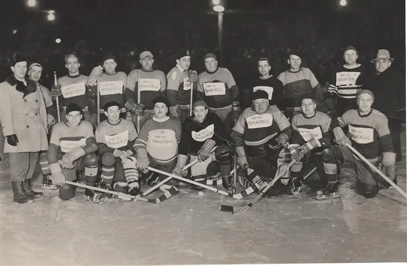 Johnny Bouffard participant dans la ligue de hockey de Hôtel Commercial de Thetford Mines