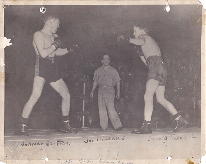 Combat Johnny Bouffard gagne par décision au 6ième rondes contre Billy Yong Caroll avec Joe Villeneuve comme arbitre 