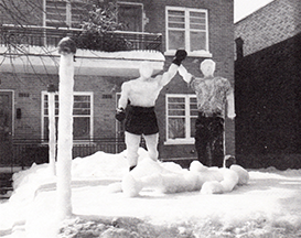 Structure de neige pour le Carnaval de Québec devant la maison familiale des bouffard boulevard Benoît XV